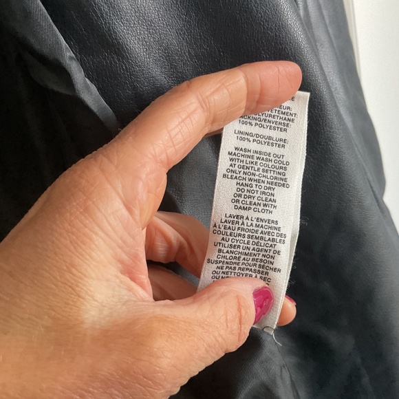 NWT GLAZED FAUX-EVER LEATHER™ BELTED TRENCH COAT BY AVEC LES FILLES - Picture 16 of 16